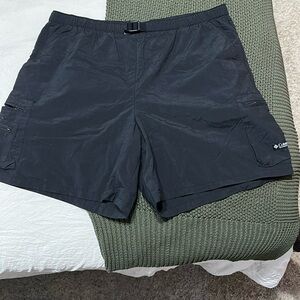 Columbia mid thigh length shorts